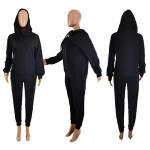 Playful Women Chándal Sudadera con capucha y pantalones de chándal Elegante conjunto de dos piezas de alta calidad Hecho a medida Ideal para la comodidad y el fitness - Product Image 5