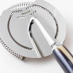 Colador de Cócteles Hawthorne de Lujo con Cabeza de Acero Inoxidable y Mango de Cuerno Natural, Colado Preciso, Herramienta Profesional de Bar - Product Image 4