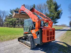 รถตักล้อยาง Kubota SVL95-25 ปี 2022 มือสอง แบบตีนตะขาบ เครื่องยนต์ดีเซล ขนาดกะทัดรัด พร้อมบุ้งกี๋ สำหรับงานฟาร์มและก่อสร้าง - Product Image 3