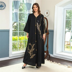 Vestido Abaya de Manga Larga de Poliéster Transpirable con Bordado Floral de Talla Grande para Mujer Musulmana 2024 - Elegante, Casual y Holgado de Lujo - Product Image 3