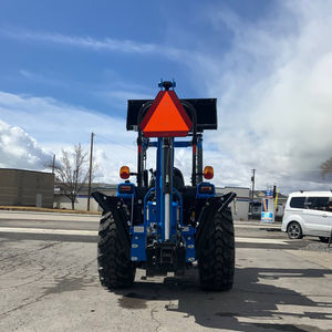 รถแทรกเตอร์ขนาดกะทัดรัด LS MT242H สมรรถนะสูง พร้อมอุปกรณ์ตักดินและขุดหลัง - Product Image 6