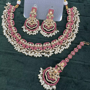 Ensemble de collier ras du cou en or plaqué indien lourd avec Kundan et Meenakari au dos pour filles et femmes, à porter pour les fêtes - Product Image 1