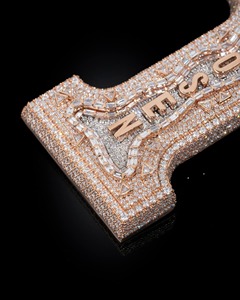 Pendentif en diamant avec sertissage en or rose personnalisé, style hip-hop glacé 3D, finition plaquée or avec moissanite VVS pour les occasions de fête - Product Image 5