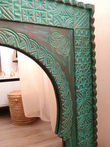 Espejo de Pared de Madera MDF Tallado a Mano Estilo Marroquí con Color Personalizado - Diseño Moderno - Marco de Madera Decorativo - Product Image 4