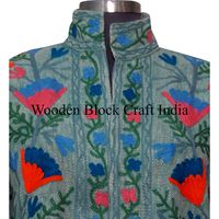 Veste courte respirante en tricot matelassé Suzani brodé à la main d'Inde, style bohème, broderie florale, tissu TNT, doublure en coton