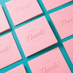 批发定制印刷800克纹理纸奢华无色商务感谢带浮雕标志的礼品卡 - Product Image 5