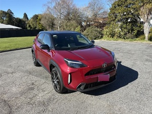 Auto Usado en Buenas Condiciones, <span class=keywords><strong>Toyota</strong></span> <span class=keywords><strong>Yaris</strong></span> <span class=keywords><strong>Cross</strong></span> GR Sport <span class=keywords><strong>2024</strong></span>, 1.5P HEV ECVT FWD SUV, Envío a Todo el Mundo - Product Image 1