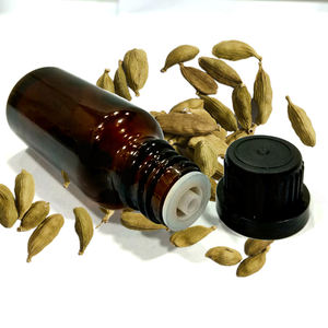 Huile essentielle de cardamome pure de qualité cosmétique, distillée à la vapeur, certifiée GMP, pour la fabrication de parfums, diffuseurs à bâtonnets, bougies et soins de la peau - Product Image 1