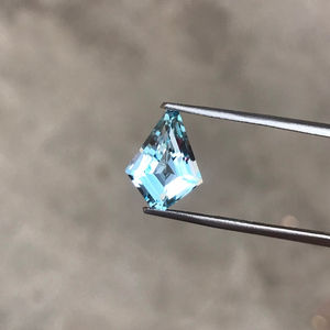 100% Topaze bleu ciel naturel Topaze bleu ciel 12 MM forme de cerf-volant pierre précieuse topaze bleu ciel pour bijoux 3.10 carats pierre de naissance décembre. - Product Image 1