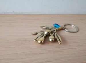 Llavero de Metal de uvas de latón AK en llavero de lujo con acabado pulido para decoración de llaves de bicicleta/decoración del hogar - Product Image 2