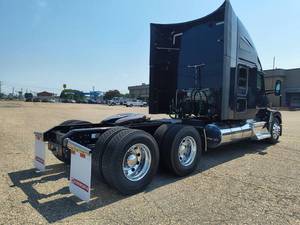 Camión Volquete Usado T680 Paccar Negro 8X4 2025 con Transmisión Automática, Motor Diésel y Estándar de Emisiones Euro 6 Trasero - Product Image 2