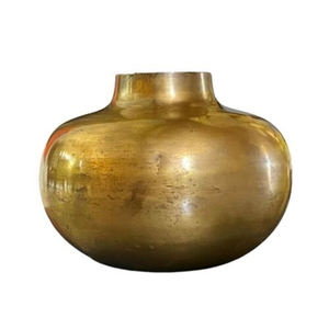 Vase à fleurs en métal doré vintage fait à la main Design en laiton sain pour table pour les occasions de mariage - Product Image 2