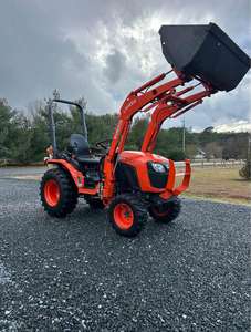 Tractor Compacto Maasey Ferguson B2320 B3211 B1820 BX BX23S 4WD con Motor Cummins de 120HP y Cargador LA304 - Product Image 4