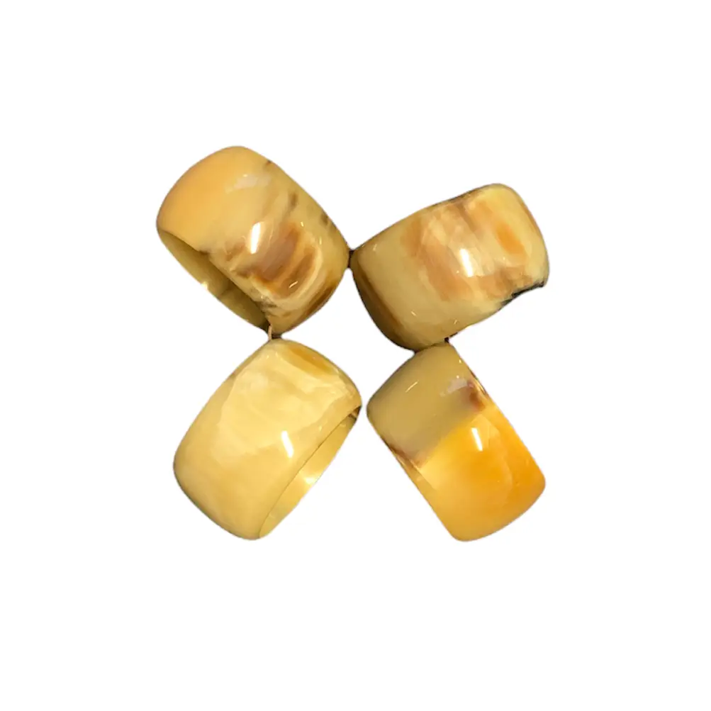 สีเหลือง