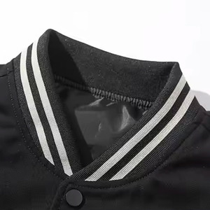 Chaqueta Letterman de Invierno para Hombre, Fabricación Profesional, Lona de Algodón, Logotipo Frontal, Ecológica, Alta Calidad, Hecha en Pakistán - Product Image 3