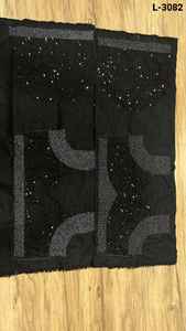 ชุดเลเฮนกาโชลีผ้าเน็ตสำหรับงานแต่งงานแบบอินเดีย ประดับเลื่อมและงานปักดิ้นทอง พร้อมเสื้อปักเลื่อมและดิ้นทองทั้งตัวสำหรับผู้หญิง - Product Image 6