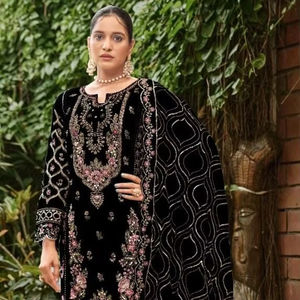Tendencias y exigencias: elegante conjunto de organza Shalwar Kameez adornado con bordado fino, trabajo Khatli, fondo Santoon y Dupatta - Product Image 1