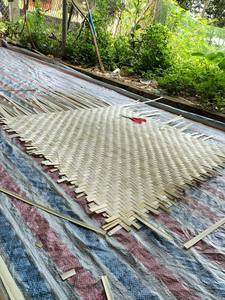 Panneaux en bambou de plafond pour resorts et villas Conception de sangles écologiques, texture naturelle, nouveau produit abordable pour la décoration - Product Image 3