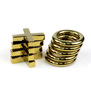 Juego de Tres en Raya de Lujo con Acabado Dorado, Base Negra Elegante, Juego de Ajedrez Decorativo XO - Product Image 6