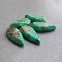 Pierres précieuses en turquoise verte naturelle de qualité AAA+, grande forme de poire, taille facettée, effet étoilé, dos plat, goutte d'eau calibrée, pierres brutes