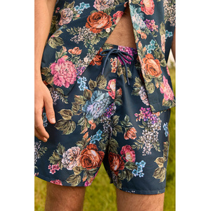 Pantalones cortos de baño con estampado floral por sublimación personalizados, ajuste Regular, 100% poliéster, estilo informal, venta al por mayor, calidad de exportación - Product Image 1
