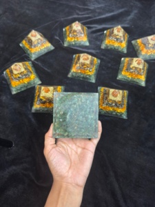 Pirámide de Orgón Magnética para Atraer Dinero, Generador de Energía de Cristal Pulido, Citrino, Pirita, Bobina de Cobre, Decoración Reiki Feng Shui para la Riqueza, el Amor y la Suerte - Product Image 3