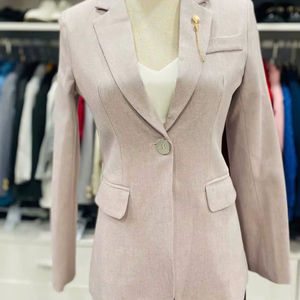 La chaqueta de lino para mujer afirma con confianza el temperamento hecho en Vietnam - Product Image 1