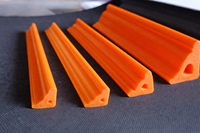 Profilé d'extrusion en PVC rigide personnalisé en usine, protection de bord en plastique pour panneaux et planches de meubles