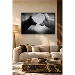 Impression sur toile de loups noirs et blancs de Fida devant une lune pleine - Product Image 3