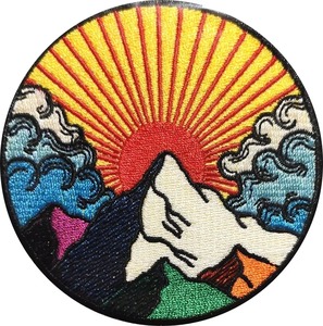 Parches bordados personalizados al por mayor para ropa, insignia de velcro, Parche de montaña, chenilla, logotipo de hierro bordado, transferencia de calor - Product Image 3