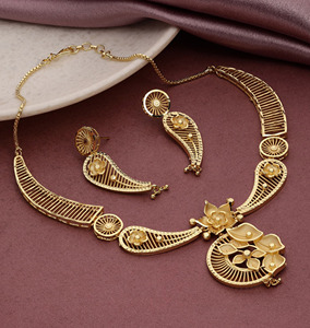 Ensemble bijoux en cuivre plaqué or micro-formé Laminado Chapado En Oro diamant et perle pour colliers et cadeaux - Product Image 1