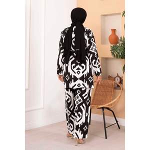 Çağla Hijab en Viscose à Motifs Ensemble 2 Pièces Noir - Product Image 1