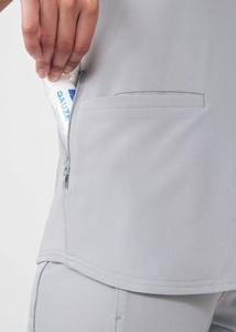 Top de corte moderno con cuello en V para mujer Top de manga con muesca y cuello de 3 bolsillos Papaya brillante - Product Image 6