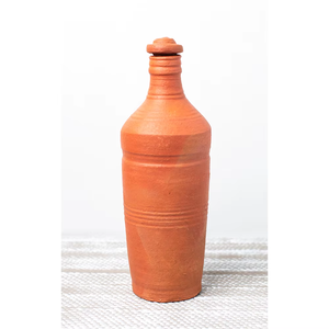 Botella de terracota de arcilla hecha a mano de nuevo diseñador Botella ecológica de agua para beber y mantener el agua fresca durante mucho tiempo - Product Image 2