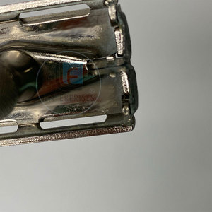 Rasoirs de sécurité en acier inoxydable de haute qualité au style unique, réutilisables et durables - Product Image 6