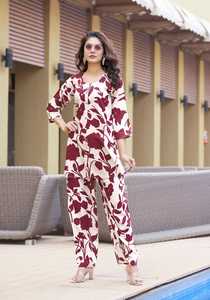 Conjunto de rayón étnico de nuevo estilo con bordado, trabajo de mangas completas, calidad asegurada por la exportación de ropa india y pakistaní - Product Image 4