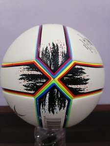 Ballons de football de taille 5 de haute qualité, durables, personnalisés en gros, pour l'entraînement, les matchs officiels, logo classique, OEM - Product Image 3