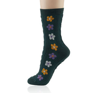 Calcetines de Algodón para Mujer Kikiya, Calcetines Casuales Transpirables de Punto con Diseño Floral Novedoso para Uso Diario - Product Image 5