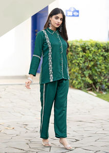 Conjunto de 2 piezas de viscosa con botones bordados informales con tela satinada de secado rápido, perfecto para Collage y chicas de oficina - Product Image 5