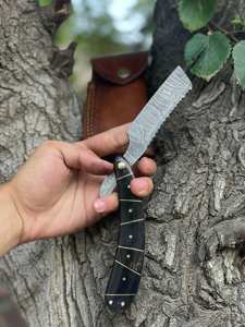 Beautiful Damascus Steel Straight Razor Customizable <b>Bone</b> Horn <b>Handle</b> Barbers Grade-<b>for</b> DIY <b>Knife</b> Manufacturing OEM Support - Product Image 3