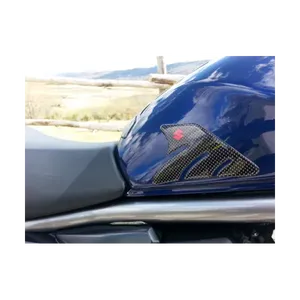Adesivi Personalizzati 3D in Fibra di Carbonio per Serbatoio Moto Suzuki - Design Logo Decorativo - Product Image 1
