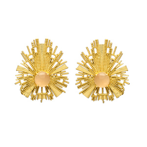 Pendiente de tuerca dorado de diseñador de Nueva llegada con piedra preciosa de Calcedonia de melocotón - Product Image 1