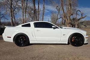 Ford Mustang GT Coupé 2006 - Product Image 2