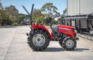 Tracteur compact Massey Ferguson 1600 4x4 Diesel |   Tracteur utilitaire agricole avec prise de force – Meilleur prix de gros - Product Image 4