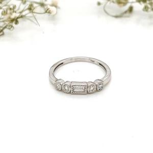 IGI Baguette Lab Créé Bague en Diamant 10K Or Lab Grown Bague en Diamant pour Mariage et Bague de Fiançailles ou Bande - Product Image 1