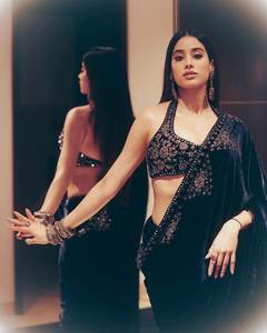 Radhe Export NICE creation's Premium georgette Saree คอลเลกชันสไตล์ทันสมัยสวยงามปักลำดับสามครั้งอย่างรวดเร็ว - Product Image 3