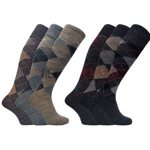 Chaussettes longues de service OEM Chaussettes de sport longues Chaussettes de sport longues personnalisées Vente en gros de chaussettes thermiques auto-chauffantes personnalisées de haute qualité pour hommes - Product Image 1