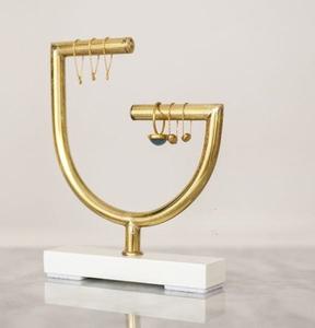 El mejor soporte de joyería de mármol, triángulo elegante, diseño minimalista, organizador de joyas, exhibición de mármol elegante, estante de joyería moderno de lujo - Product Image 2