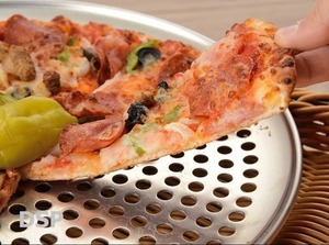 Fabricants de gros plateau de cuisson en aluminium rond antiadhésif perforé ensemble de cuisson de pizza casseroles à pizza avec trous usage commercial - Product Image 4