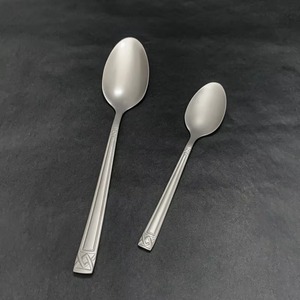 Juego de cubiertos de acero inoxidable de estilo moderno con asas de diseñador Nueva llegada Calidad perfecta - Product Image 5